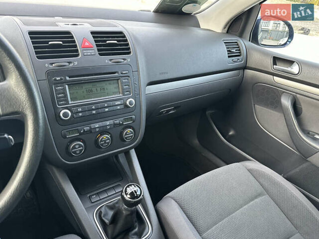 Синий Фольксваген Гольф, объемом двигателя 1.39 л и пробегом 238 тыс. км за 5750 $, фото 32 на Automoto.ua