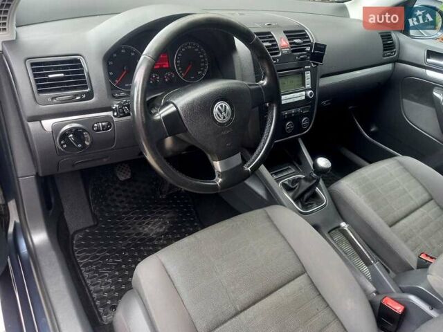 Синий Фольксваген Гольф, объемом двигателя 1.6 л и пробегом 206 тыс. км за 6300 $, фото 55 на Automoto.ua