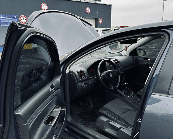 Синий Фольксваген Гольф, объемом двигателя 1.39 л и пробегом 261 тыс. км за 4100 $, фото 4 на Automoto.ua