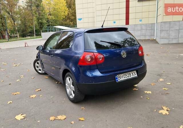 Синий Фольксваген Гольф, объемом двигателя 1.6 л и пробегом 275 тыс. км за 4000 $, фото 2 на Automoto.ua