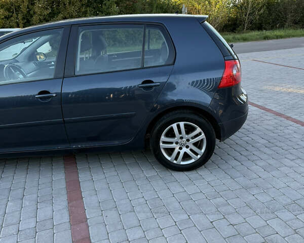 Синий Фольксваген Гольф, объемом двигателя 1.4 л и пробегом 180 тыс. км за 5500 $, фото 5 на Automoto.ua