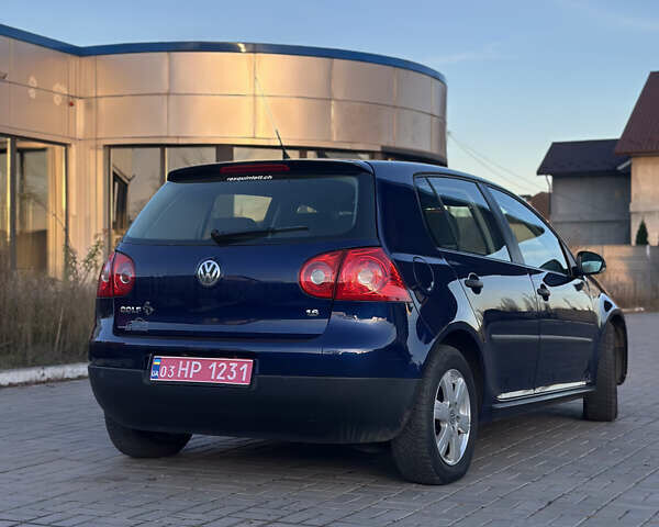 Синий Фольксваген Гольф, объемом двигателя 1.6 л и пробегом 206 тыс. км за 5950 $, фото 24 на Automoto.ua