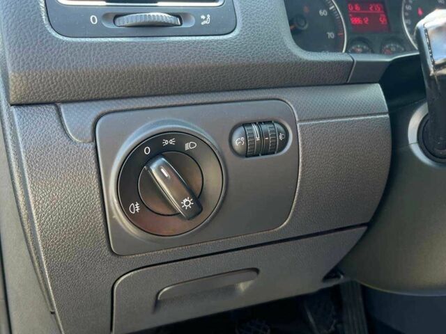 Синий Фольксваген Гольф, объемом двигателя 1.6 л и пробегом 188 тыс. км за 5500 $, фото 10 на Automoto.ua