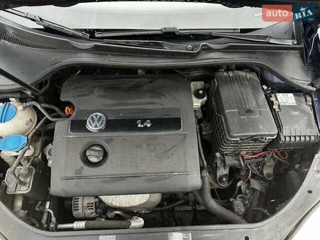 Синий Фольксваген Гольф, объемом двигателя 1.4 л и пробегом 210 тыс. км за 5500 $, фото 13 на Automoto.ua