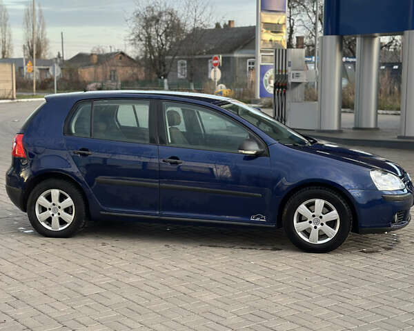 Синий Фольксваген Гольф, объемом двигателя 1.6 л и пробегом 206 тыс. км за 5950 $, фото 81 на Automoto.ua