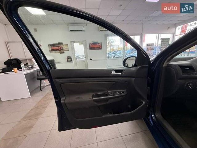 Синій Фольксваген Гольф, об'ємом двигуна 1.6 л та пробігом 331 тис. км за 5990 $, фото 14 на Automoto.ua
