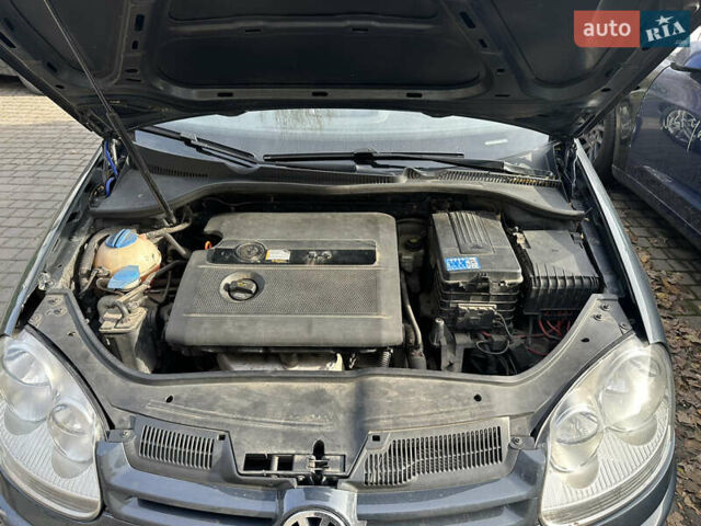 Синий Фольксваген Гольф, объемом двигателя 1.39 л и пробегом 261 тыс. км за 4100 $, фото 9 на Automoto.ua