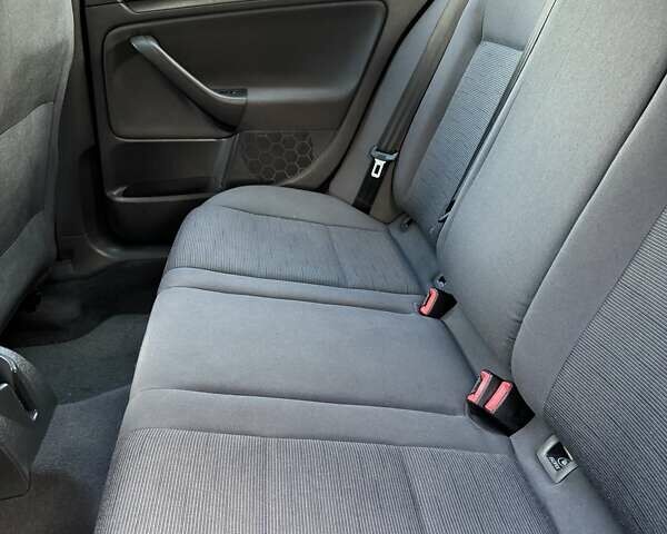 Синий Фольксваген Гольф, объемом двигателя 1.6 л и пробегом 204 тыс. км за 5800 $, фото 13 на Automoto.ua