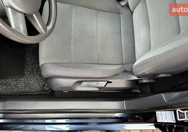 Синий Фольксваген Гольф, объемом двигателя 1.6 л и пробегом 154 тыс. км за 6346 $, фото 28 на Automoto.ua