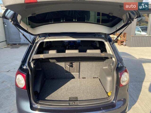 Фольксваген Гольф 2006 в Сваляве на Automoto.ua Синий Фольксваген Гольф, объемом двигателя 1.97 л и пробегом 272 тыс. км за 6500 $, фото 4 на Automoto.ua