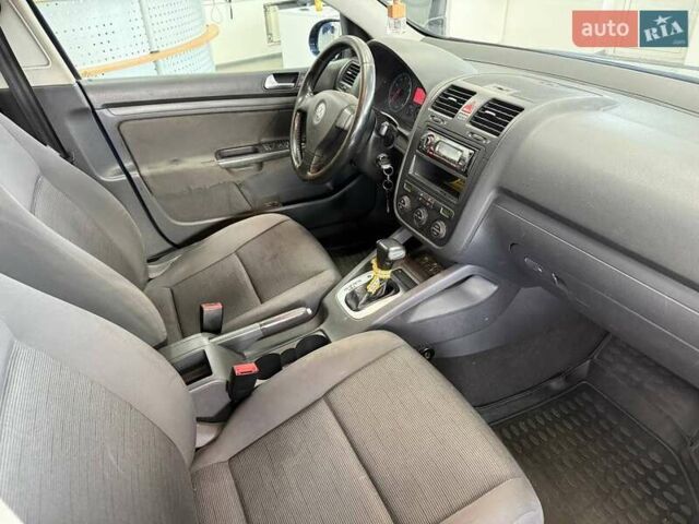 Синій Фольксваген Гольф, об'ємом двигуна 1.6 л та пробігом 331 тис. км за 5990 $, фото 23 на Automoto.ua