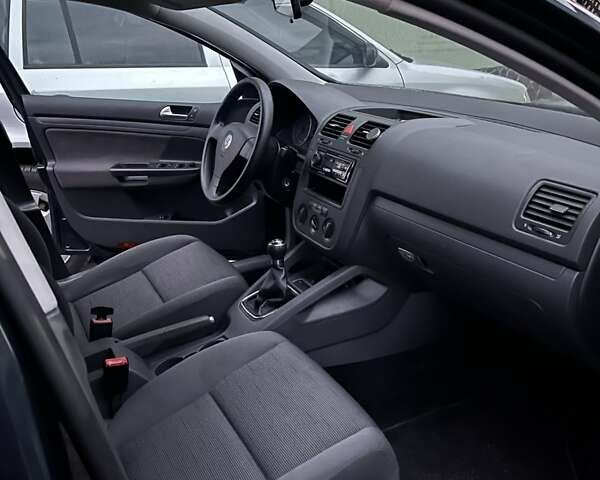 Синій Фольксваген Гольф, об'ємом двигуна 1.6 л та пробігом 176 тис. км за 5800 $, фото 14 на Automoto.ua