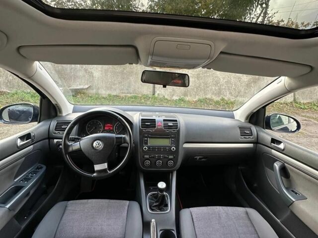 Синий Фольксваген Гольф, объемом двигателя 0 л и пробегом 204 тыс. км за 5999 $, фото 9 на Automoto.ua