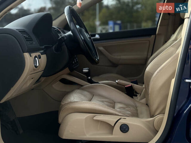 Синий Фольксваген Гольф, объемом двигателя 1.6 л и пробегом 176 тыс. км за 6900 $, фото 13 на Automoto.ua