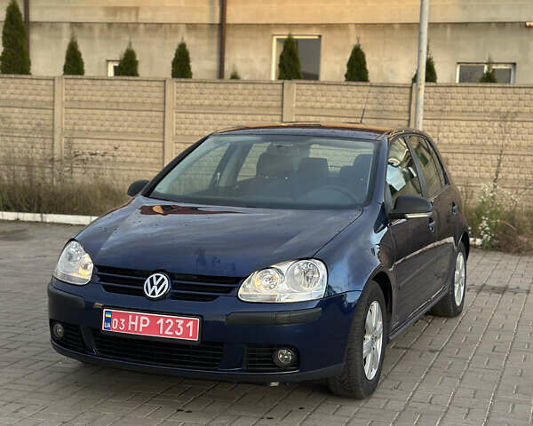 Синий Фольксваген Гольф, объемом двигателя 1.6 л и пробегом 206 тыс. км за 5950 $, фото 100 на Automoto.ua