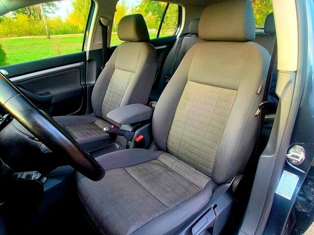 Синий Фольксваген Гольф, объемом двигателя 1.6 л и пробегом 178 тыс. км за 6700 $, фото 5 на Automoto.ua