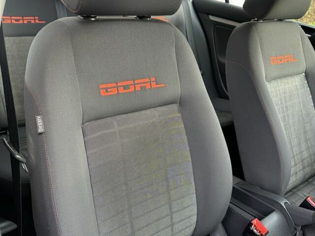 Синий Фольксваген Гольф, объемом двигателя 1.6 л и пробегом 190 тыс. км за 5899 $, фото 14 на Automoto.ua