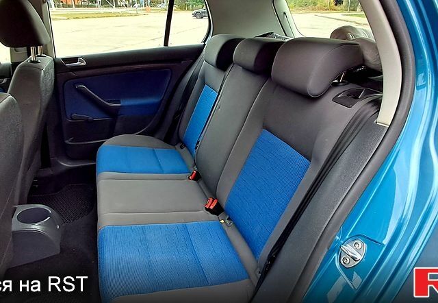 Синій Фольксваген Гольф, об'ємом двигуна 1.6 л та пробігом 243 тис. км за 6300 $, фото 7 на Automoto.ua