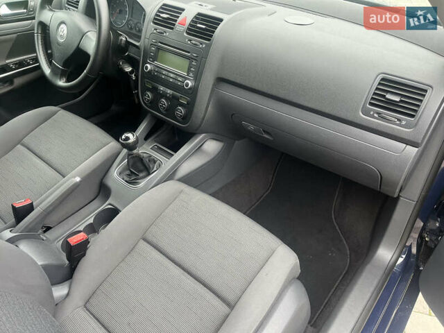 Синій Фольксваген Гольф, об'ємом двигуна 1.6 л та пробігом 228 тис. км за 5650 $, фото 10 на Automoto.ua