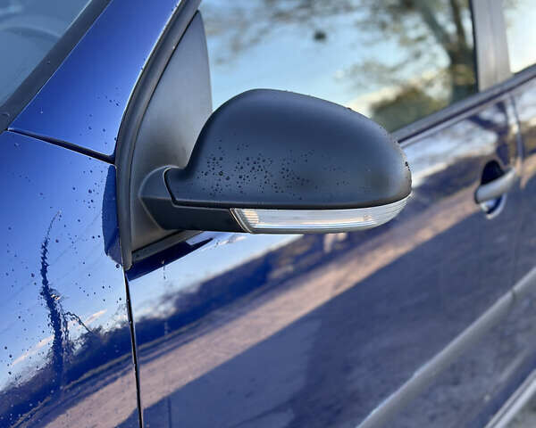 Синий Фольксваген Гольф, объемом двигателя 1.6 л и пробегом 206 тыс. км за 5950 $, фото 116 на Automoto.ua