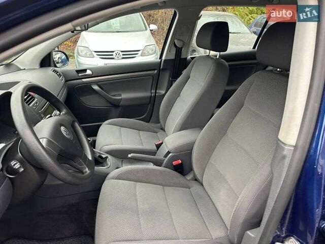 Синій Фольксваген Гольф, об'ємом двигуна 1.6 л та пробігом 200 тис. км за 5799 $, фото 9 на Automoto.ua