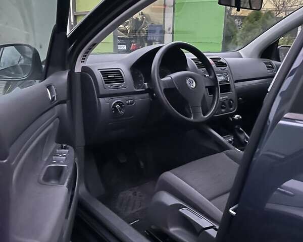 Синій Фольксваген Гольф, об'ємом двигуна 1.6 л та пробігом 176 тис. км за 5800 $, фото 17 на Automoto.ua