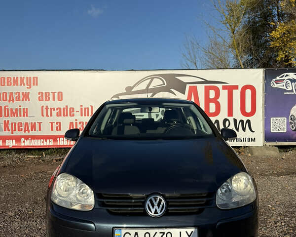 Синий Фольксваген Гольф, объемом двигателя 1.6 л и пробегом 233 тыс. км за 4900 $, фото 1 на Automoto.ua