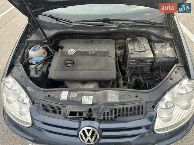 Синий Фольксваген Гольф, объемом двигателя 1.39 л и пробегом 315 тыс. км за 6000 $, фото 13 на Automoto.ua