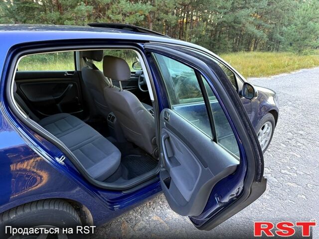 Синій Фольксваген Гольф, об'ємом двигуна 1.6 л та пробігом 196 тис. км за 4950 $, фото 3 на Automoto.ua