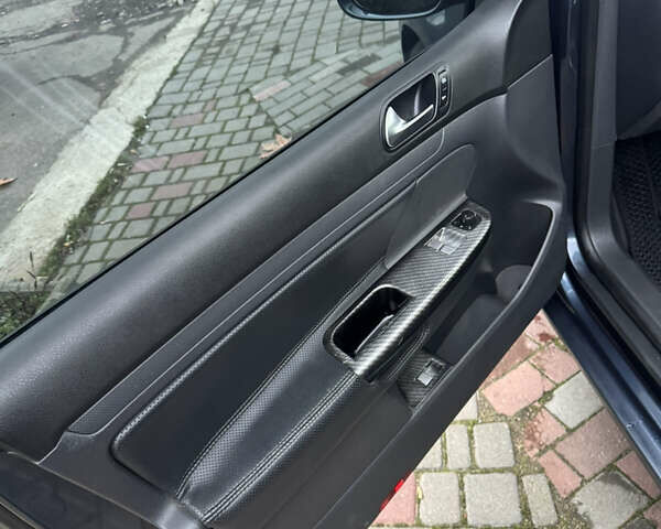 Синий Фольксваген Гольф, объемом двигателя 1.39 л и пробегом 261 тыс. км за 4750 $, фото 13 на Automoto.ua