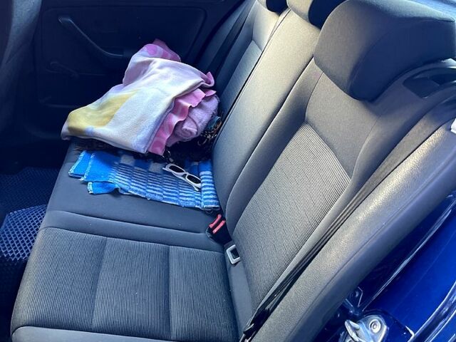 Синий Фольксваген Гольф, объемом двигателя 1.6 л и пробегом 230 тыс. км за 5600 $, фото 6 на Automoto.ua