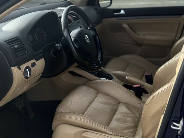 Синий Фольксваген Гольф, объемом двигателя 1.6 л и пробегом 175 тыс. км за 6900 $, фото 5 на Automoto.ua