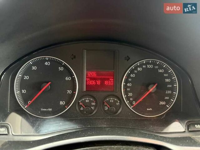 Синій Фольксваген Гольф, об'ємом двигуна 1.6 л та пробігом 331 тис. км за 5990 $, фото 16 на Automoto.ua
