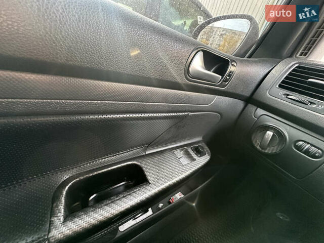 Синий Фольксваген Гольф, объемом двигателя 1.39 л и пробегом 261 тыс. км за 4100 $, фото 7 на Automoto.ua