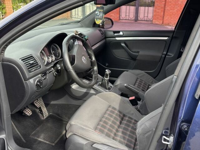 Синий Фольксваген Гольф, объемом двигателя 2 л и пробегом 317 тыс. км за 4800 $, фото 7 на Automoto.ua