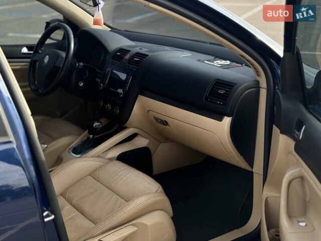 Синий Фольксваген Гольф, объемом двигателя 1.6 л и пробегом 176 тыс. км за 6900 $, фото 10 на Automoto.ua