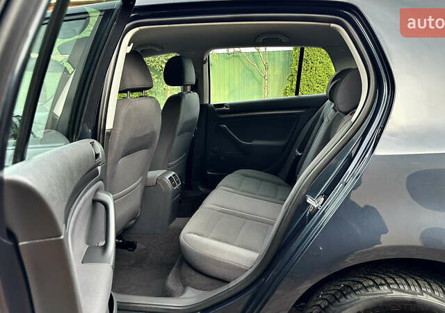 Синий Фольксваген Гольф, объемом двигателя 1.6 л и пробегом 154 тыс. км за 6346 $, фото 29 на Automoto.ua