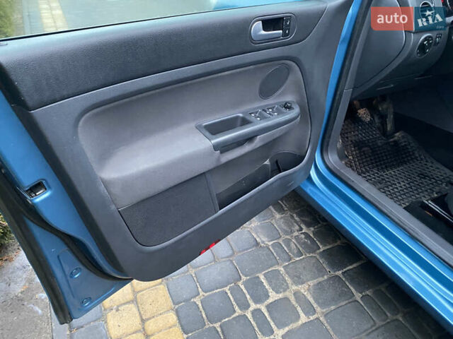 Синий Фольксваген Гольф, объемом двигателя 1.6 л и пробегом 235 тыс. км за 5000 $, фото 19 на Automoto.ua