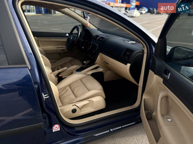 Синий Фольксваген Гольф, объемом двигателя 1.6 л и пробегом 176 тыс. км за 6900 $, фото 16 на Automoto.ua