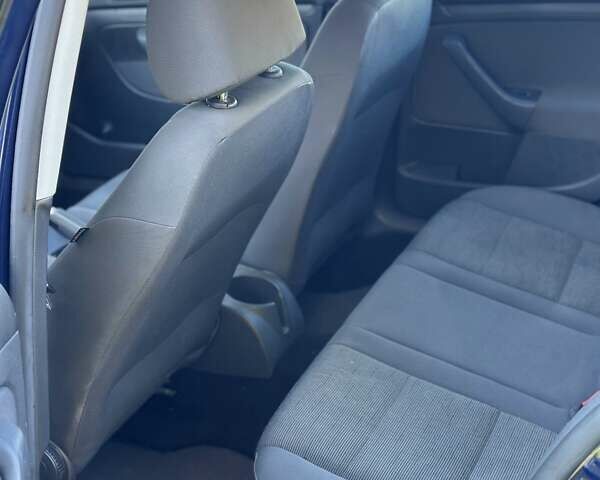 Синий Фольксваген Гольф, объемом двигателя 1.6 л и пробегом 206 тыс. км за 6200 $, фото 35 на Automoto.ua