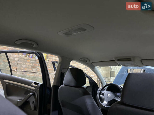 Синій Фольксваген Гольф, об'ємом двигуна 1.39 л та пробігом 309 тис. км за 4400 $, фото 13 на Automoto.ua