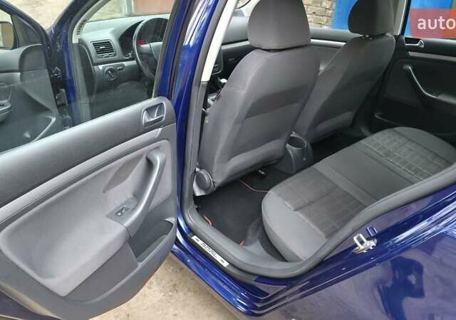 Синий Фольксваген Гольф, объемом двигателя 1.6 л и пробегом 178 тыс. км за 6700 $, фото 19 на Automoto.ua
