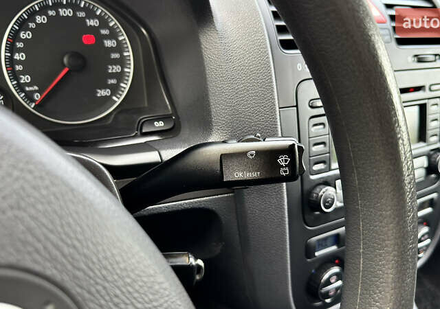 Синий Фольксваген Гольф, объемом двигателя 1.6 л и пробегом 154 тыс. км за 6346 $, фото 51 на Automoto.ua