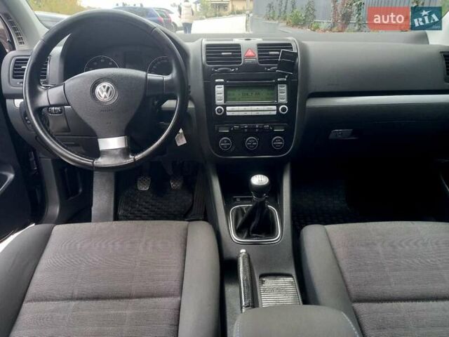 Синий Фольксваген Гольф, объемом двигателя 1.6 л и пробегом 206 тыс. км за 6300 $, фото 54 на Automoto.ua