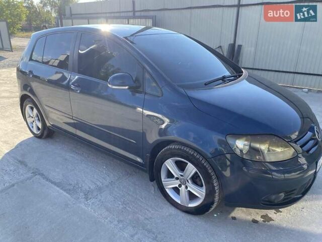 Фольксваген Гольф 2006 в Сваляве на Automoto.ua Синий Фольксваген Гольф, объемом двигателя 1.97 л и пробегом 272 тыс. км за 6500 $, фото 3 на Automoto.ua