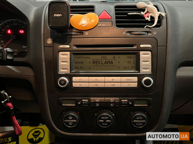 Синий Фольксваген Гольф, объемом двигателя 1.6 л и пробегом 230 тыс. км за 6000 $, фото 15 на Automoto.ua