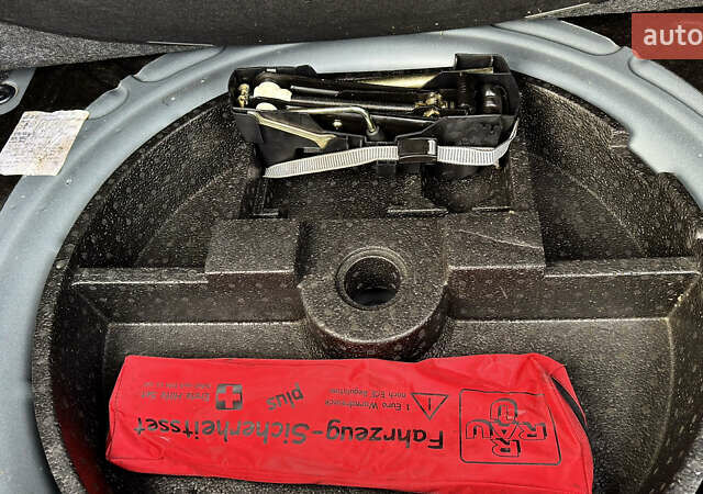 Синий Фольксваген Гольф, объемом двигателя 1.6 л и пробегом 154 тыс. км за 6346 $, фото 16 на Automoto.ua