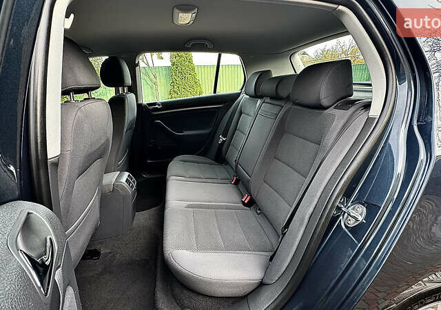 Синий Фольксваген Гольф, объемом двигателя 1.6 л и пробегом 154 тыс. км за 6346 $, фото 30 на Automoto.ua