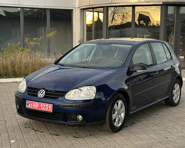 Синий Фольксваген Гольф, объемом двигателя 1.6 л и пробегом 206 тыс. км за 5950 $, фото 74 на Automoto.ua