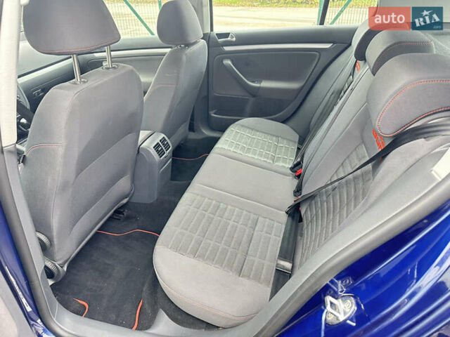 Синий Фольксваген Гольф, объемом двигателя 1.6 л и пробегом 230 тыс. км за 6200 $, фото 6 на Automoto.ua